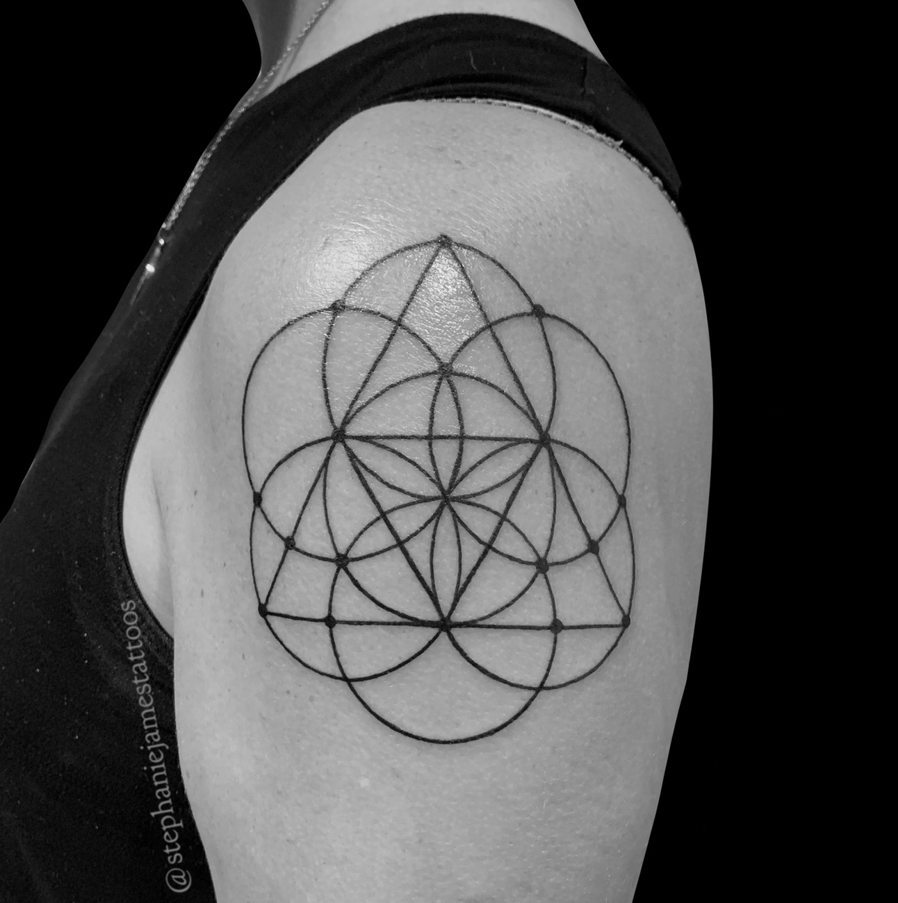 10 Artists Who Create Striking Geometric Tattoos Spanning the Body –  Scene360