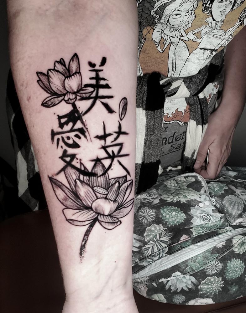 Blackout Tattoos - Japanese Flower Tattoo design #tattoo #tattoos  #tattooideas #japanesetattoo #japaneseflowertattoo #japaneseflower  #blacktattoo #blackandwhite #blackandgreytattoos | Facebook
